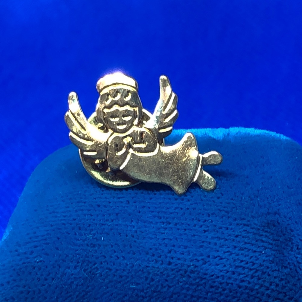 πΌπ»πΌπ»πΌπ» Angel Pin - Picture 3 of 6
